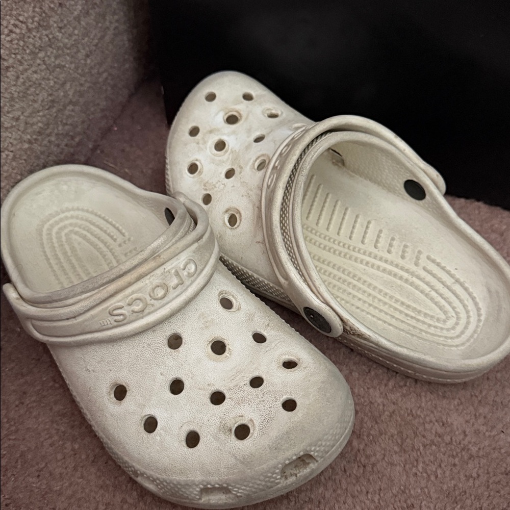 CROCS Classic White Clogs
